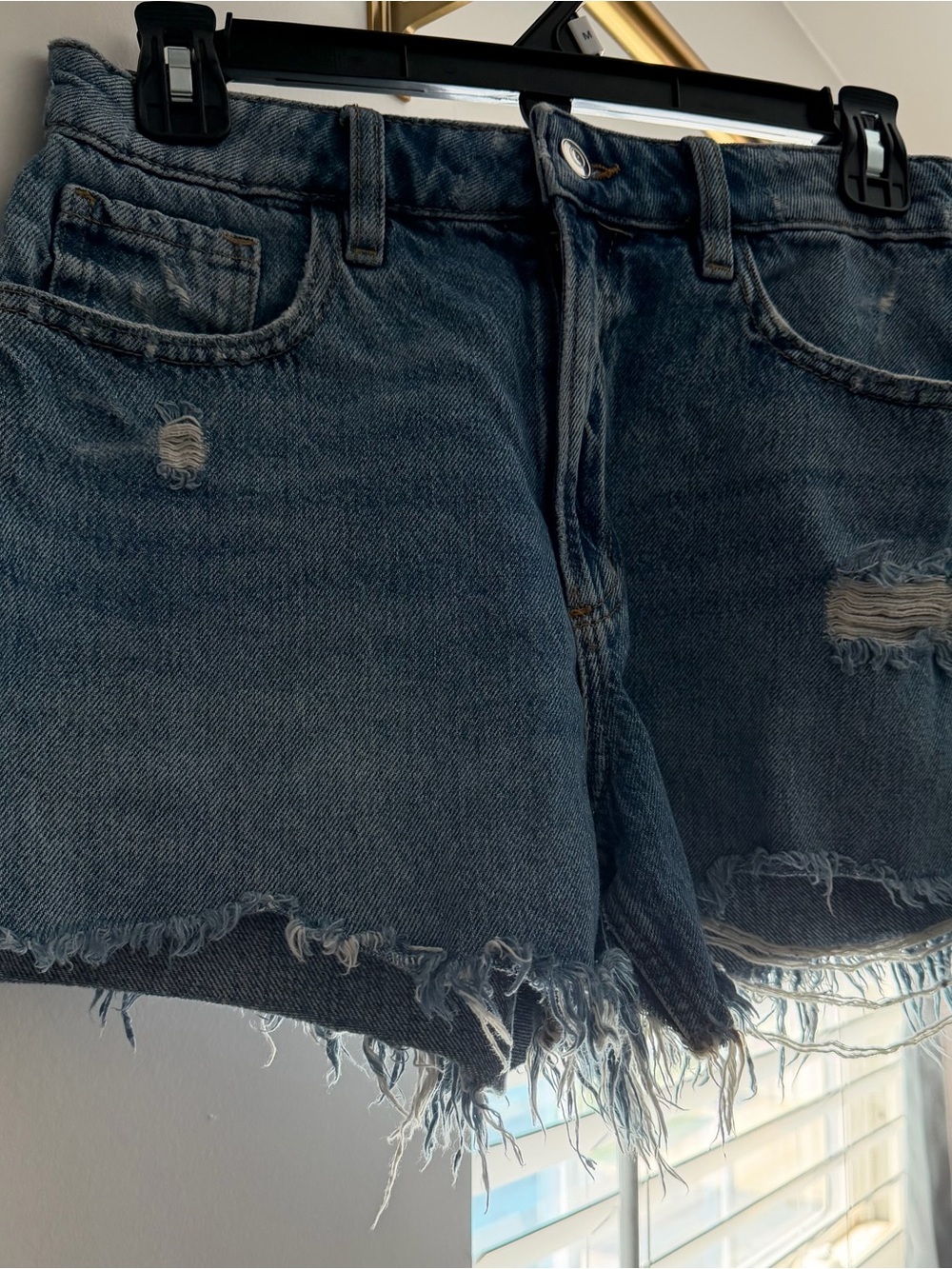Zara Classic High-Waist Frayed Hem Denim Shorts - Blue - Picture 2 of 3